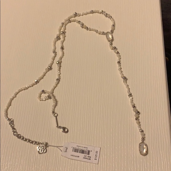 Kendra Scott silver MOP Bethany necklace - Picture 3 of 4